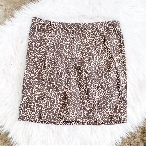 Free People Dresses & Skirts - Free People Cheetah Cream and Tan Mini Skirt